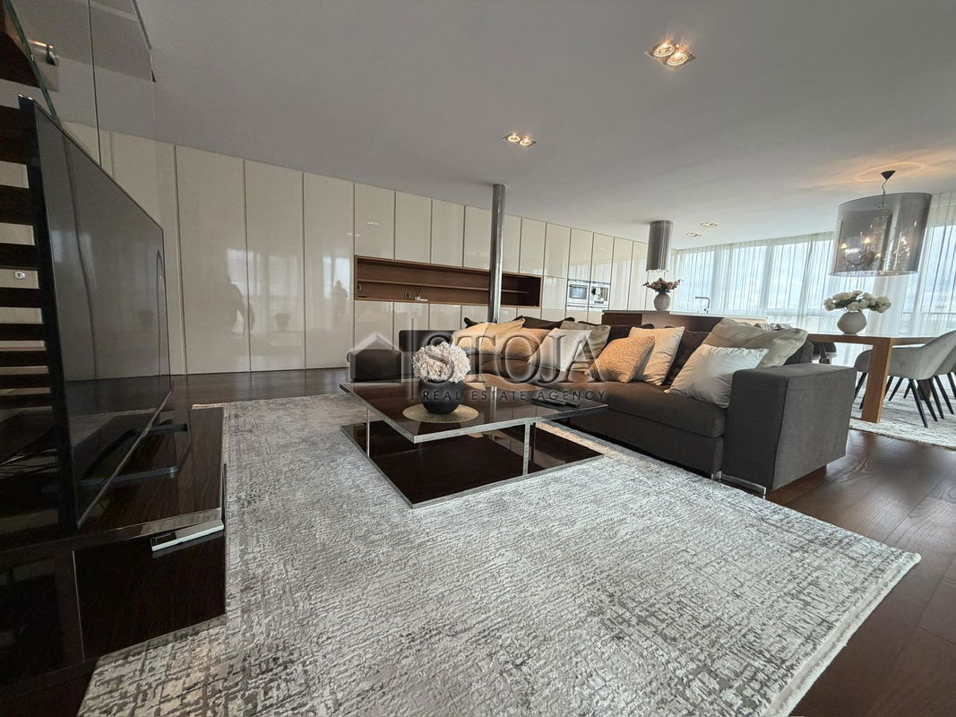 Lokacija: Ljubljana mesto, Center, Center