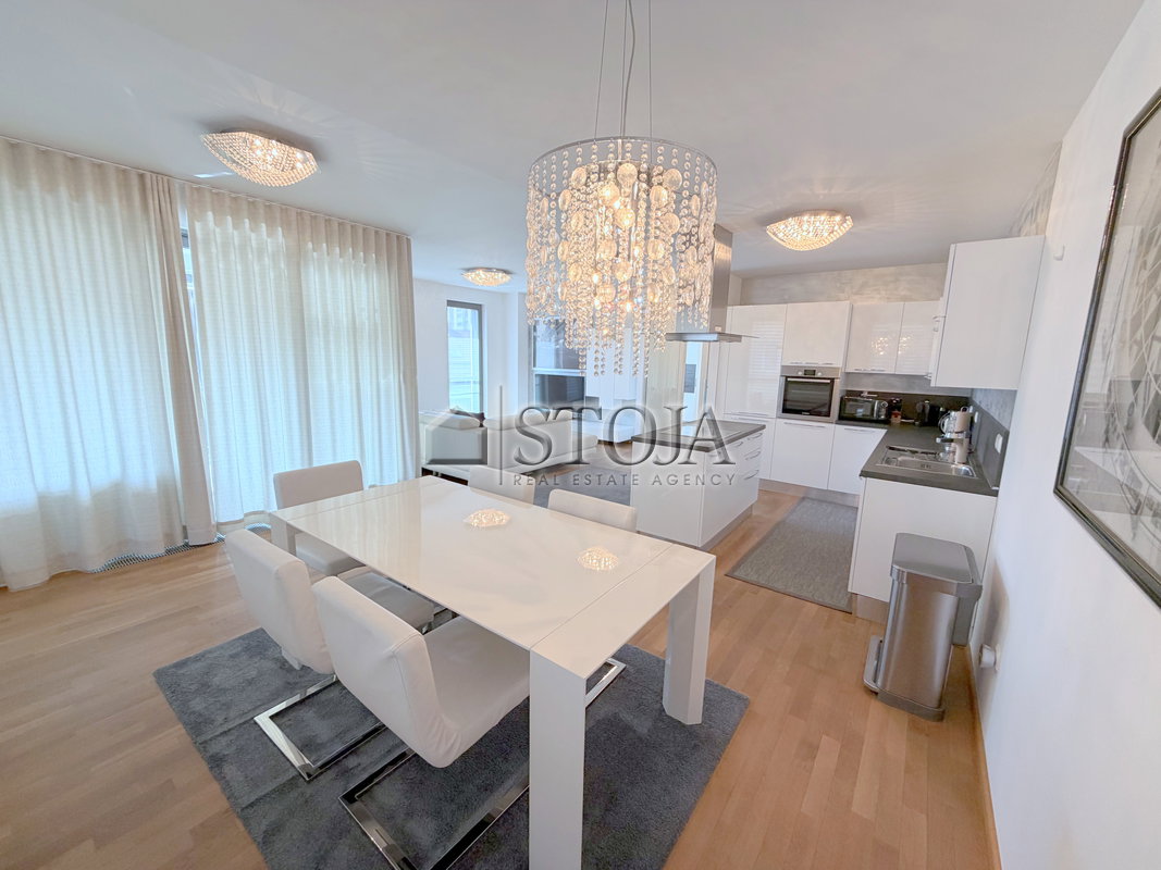 Lokacija: Ljubljana mesto, Center, Center