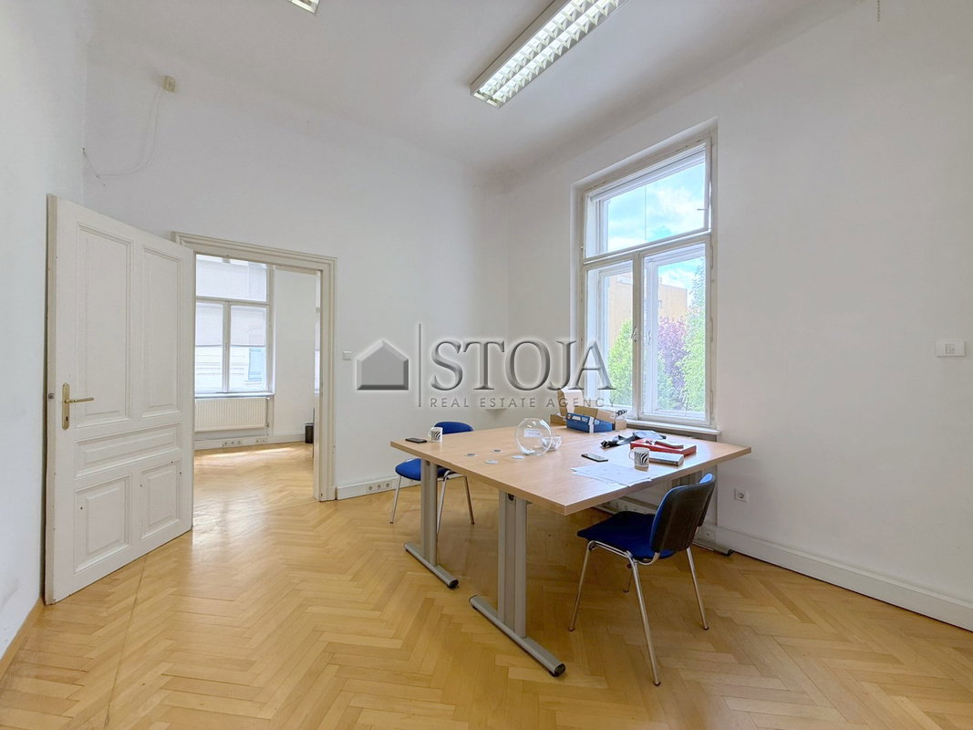 Lokacija: Ljubljana mesto, Center, Center