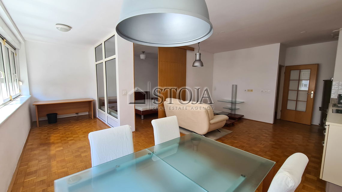 Location: Ljubljana City, Bežigrad, Zupančičeva jama