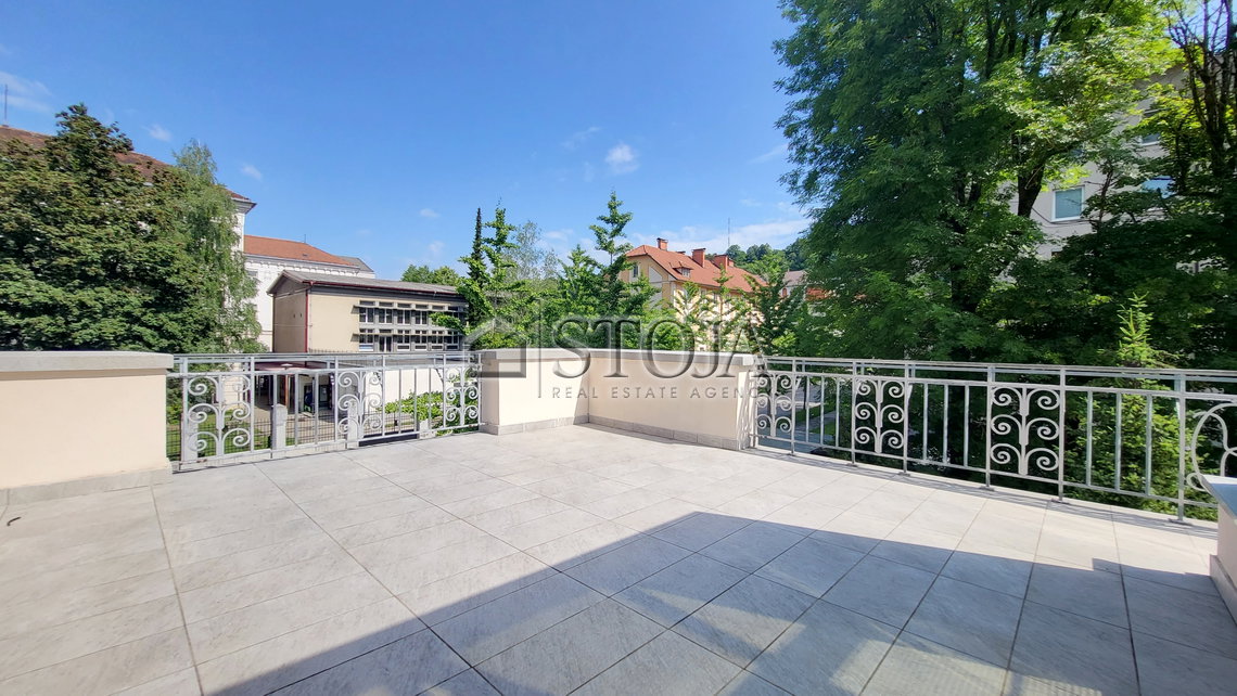 Location: Ljubljana mesto, Center, Center