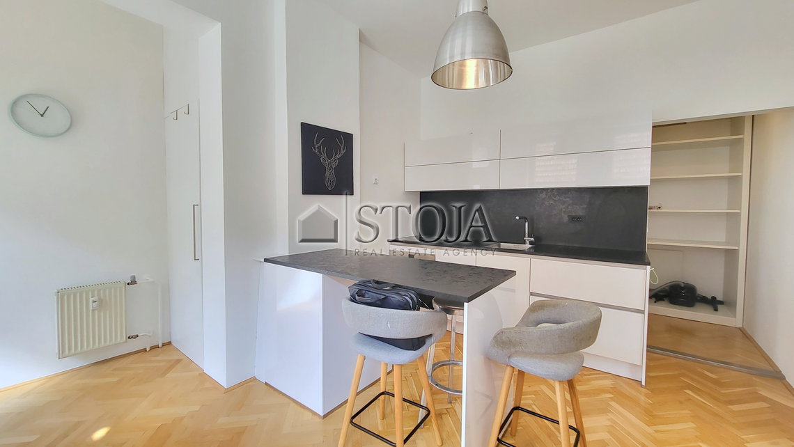 Location: Ljubljana City, Center, Center