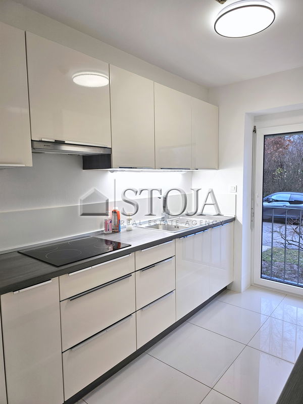 Lokacija: Ljubljana mesto, Šiška, Koseze