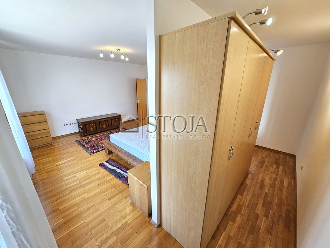 Location: Ljubljana City, Vič-Rudnik, Trnovo