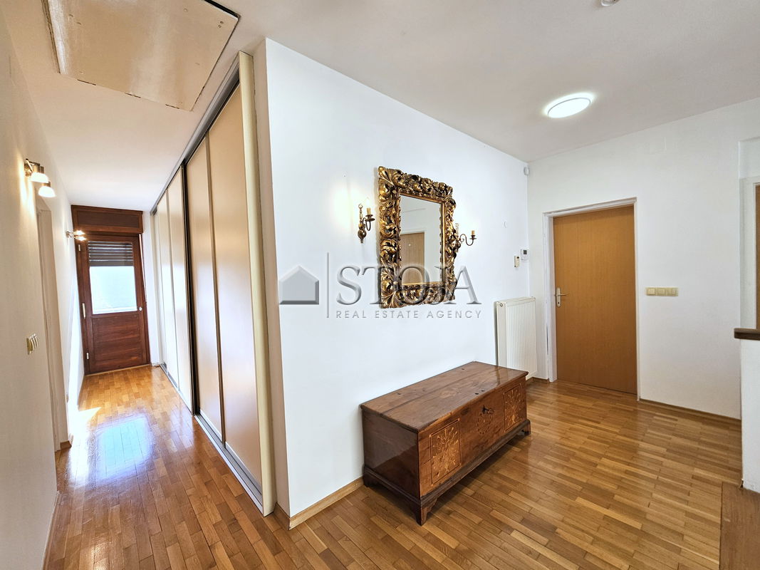 Location: Ljubljana City, Vič-Rudnik, Trnovo