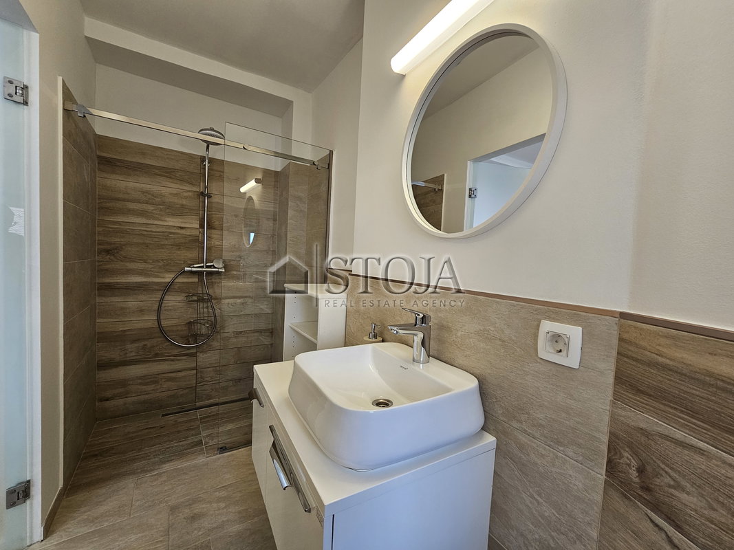 Lokacija: Ljubljana mesto, Center, Center