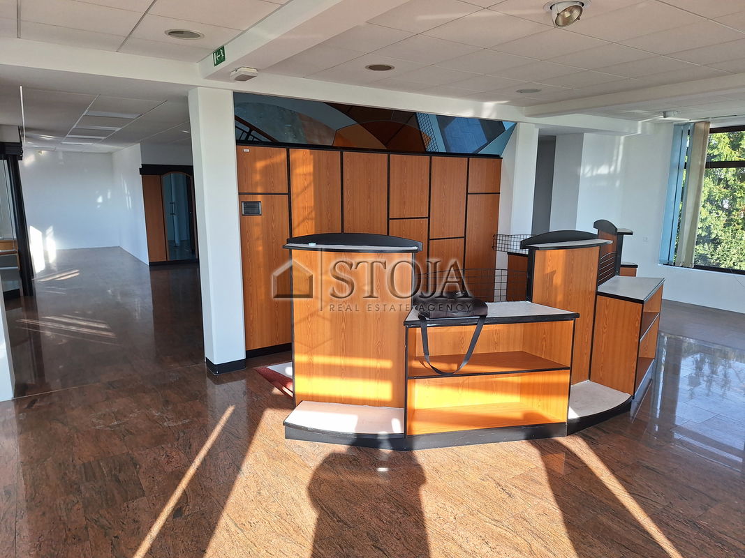 Lokacija: Ljubljana okolica, Komenda, Komenda