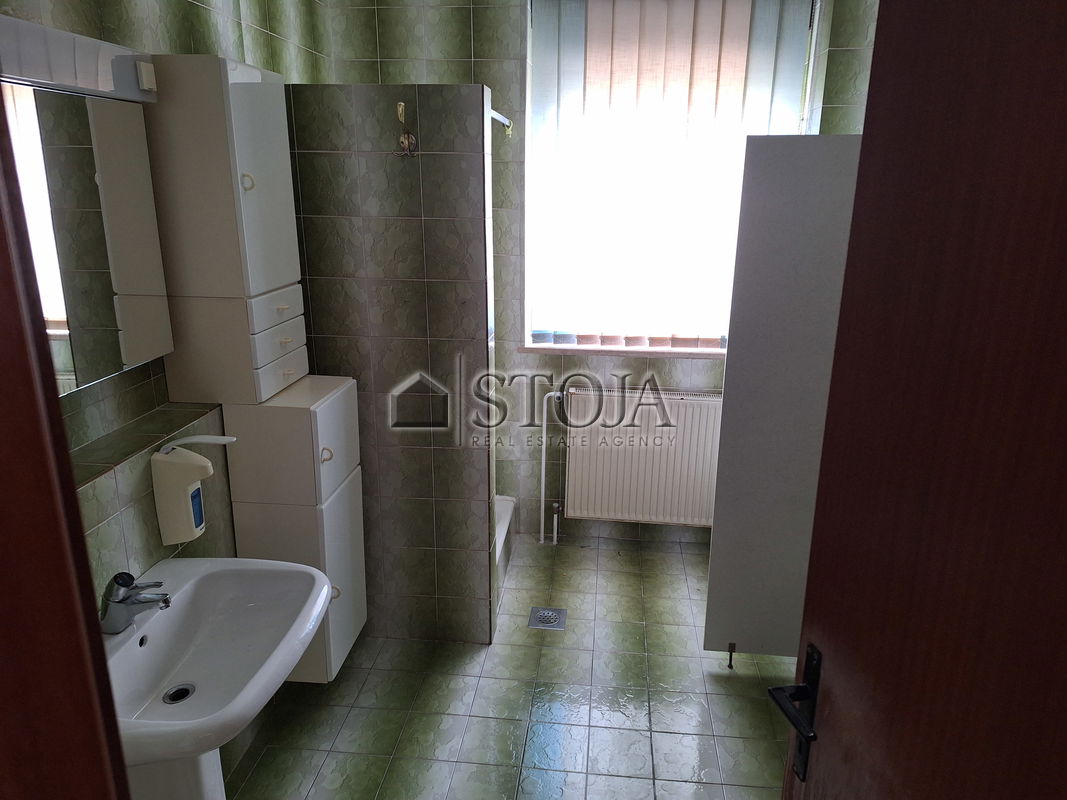 Lokacija: Ljubljana okolica, Komenda, Komenda