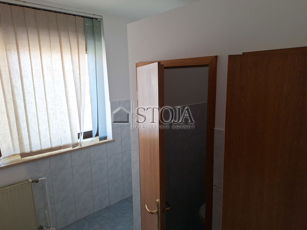Lokacija: Ljubljana okolica, Komenda, Komenda