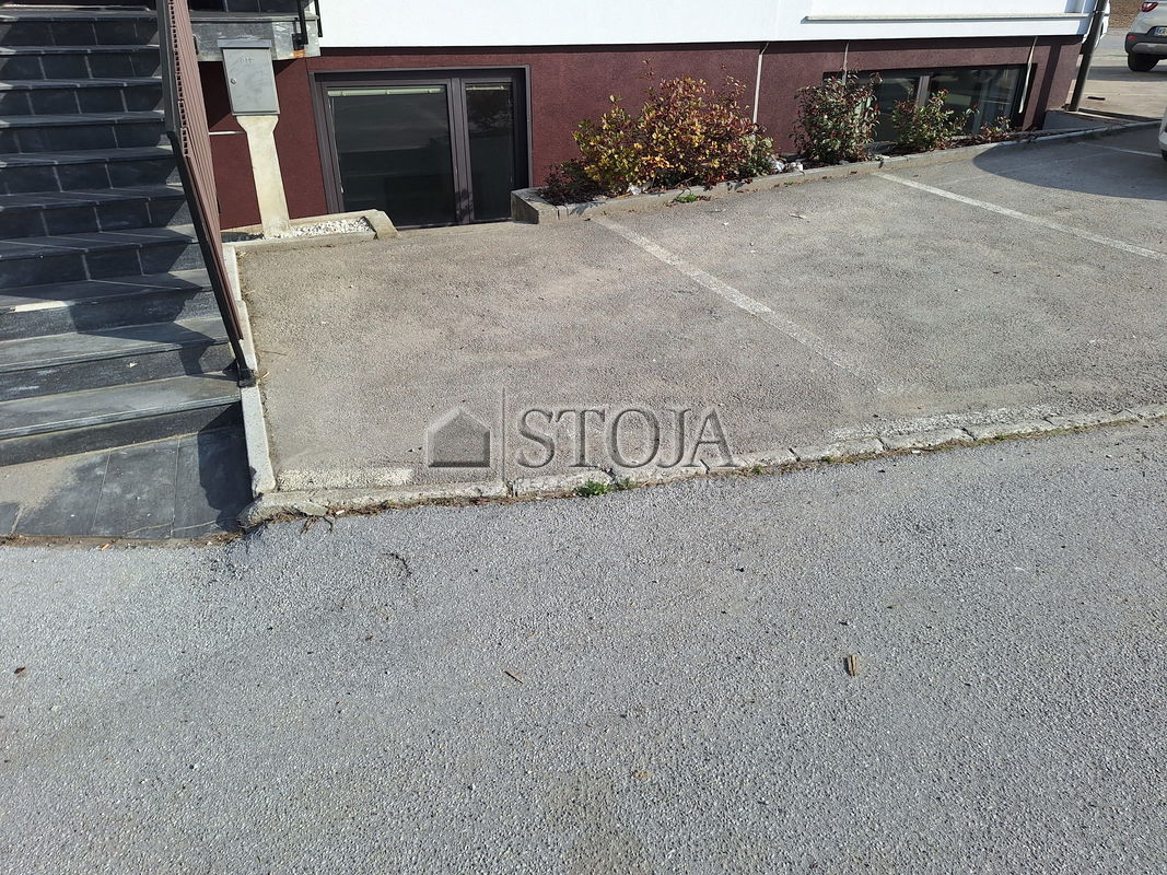 Lokacija: Ljubljana okolica, Komenda, Komenda