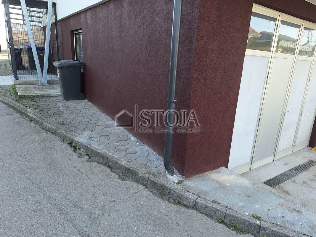 Lokacija: Ljubljana okolica, Komenda, Komenda