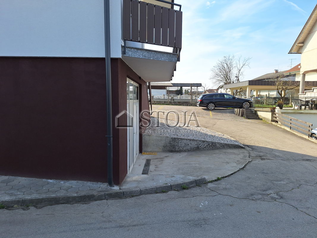 Lokacija: Ljubljana okolica, Komenda, Komenda