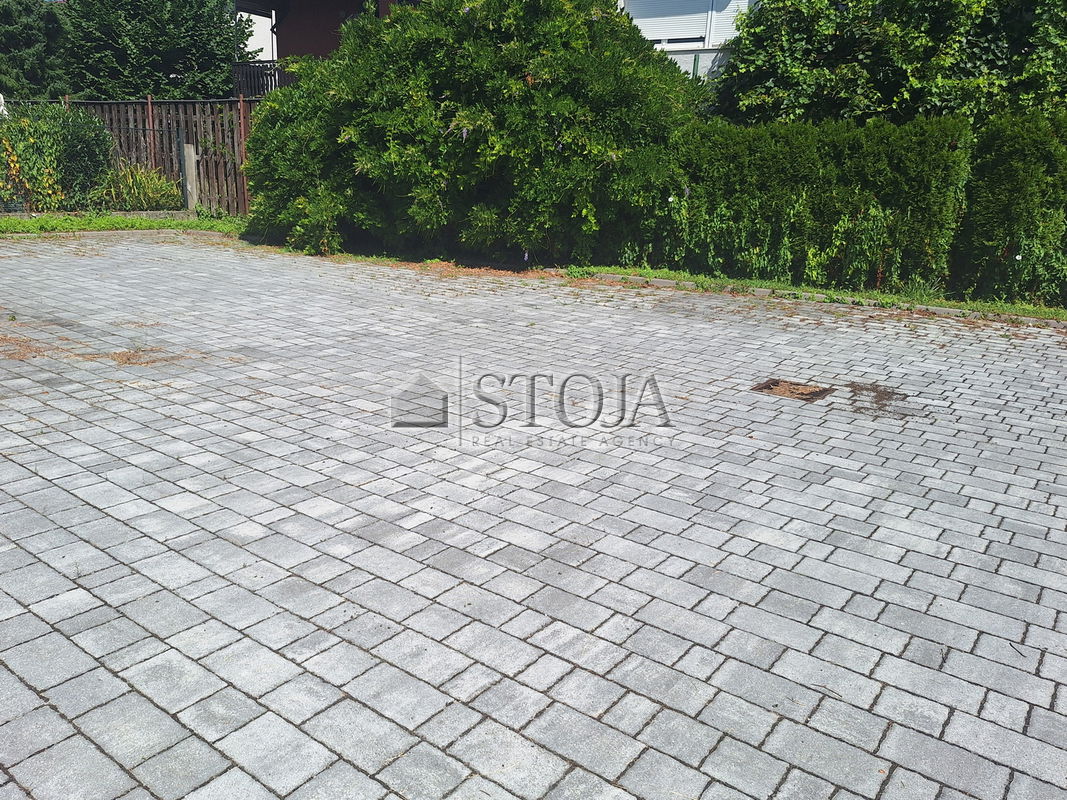 Lokacija: Savinjska, Celje, Center