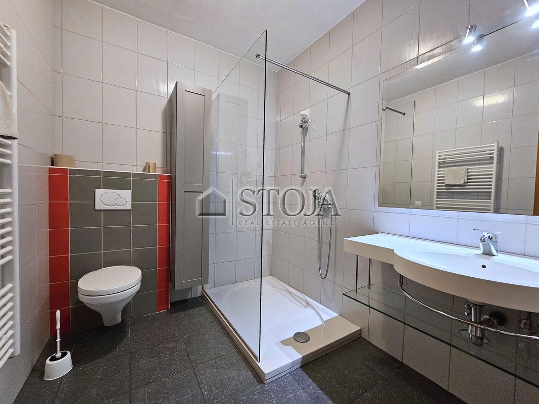 Location: Ljubljana City, Šiška, Tacen