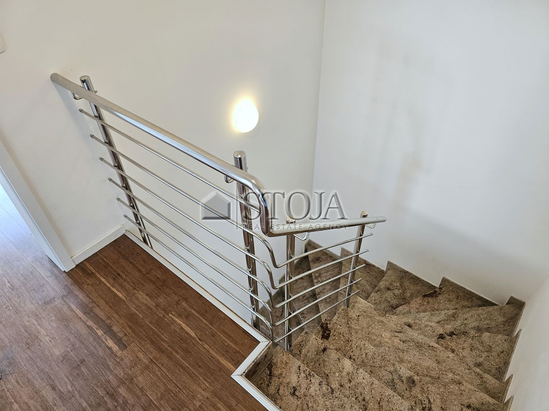 Lokacija: Ljubljana mesto, Bežigrad, Črnuče