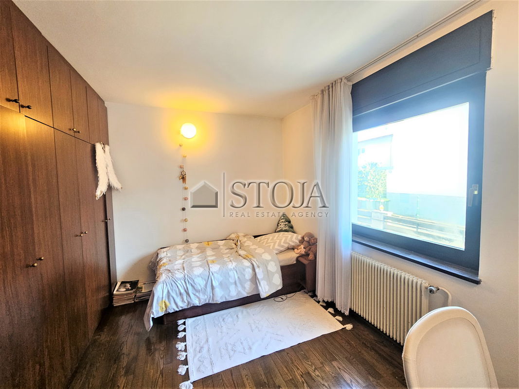 Lokacija: Ljubljana mesto, Šiška, Gunclje