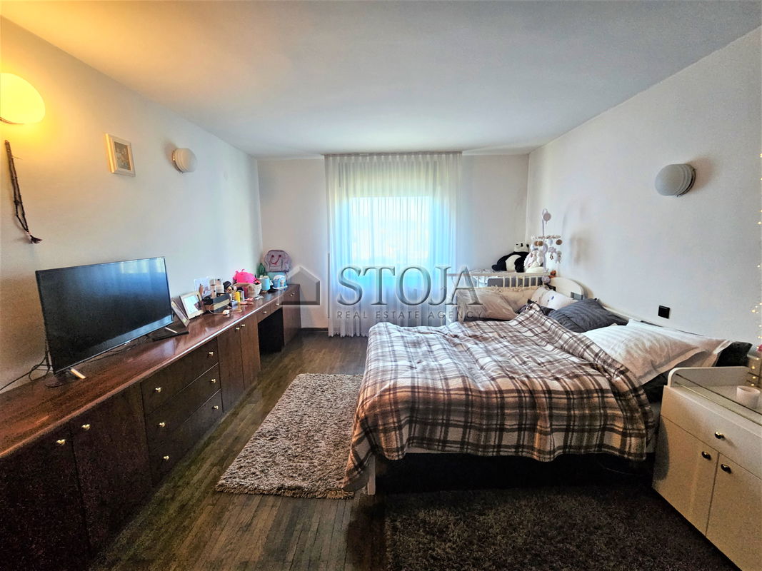 Lokacija: Ljubljana mesto, Šiška, Gunclje