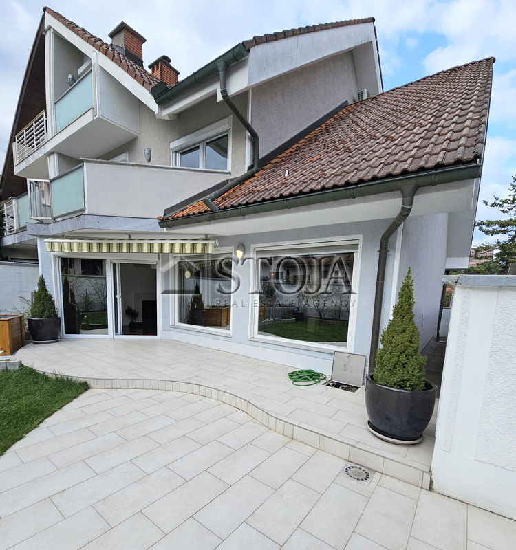 Location: Ljubljana City, Šiška, Šmartno pod Šmarno goro