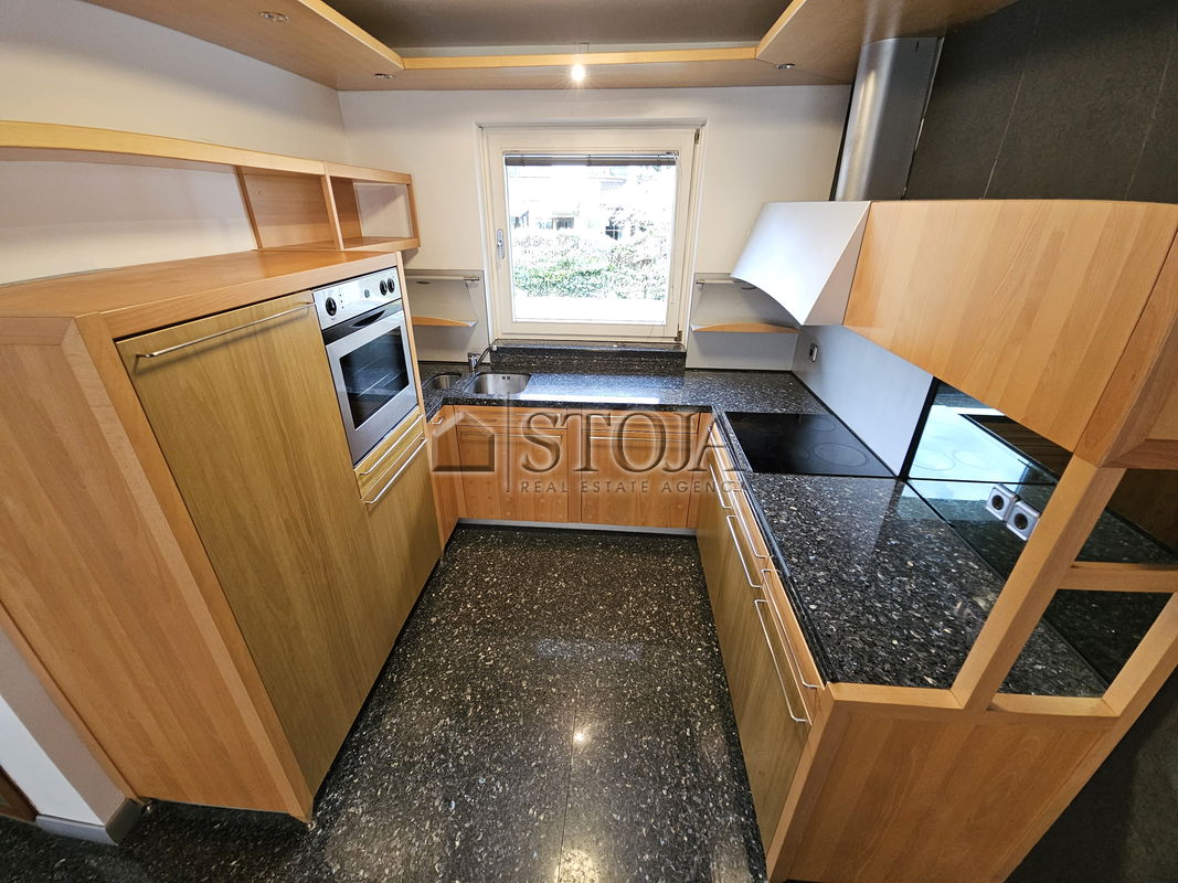 Location: Ljubljana City, Šiška, Šmartno pod Šmarno goro