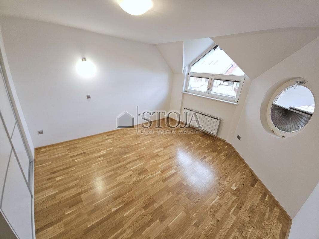 Location: Ljubljana City, Šiška, Šmartno pod Šmarno goro
