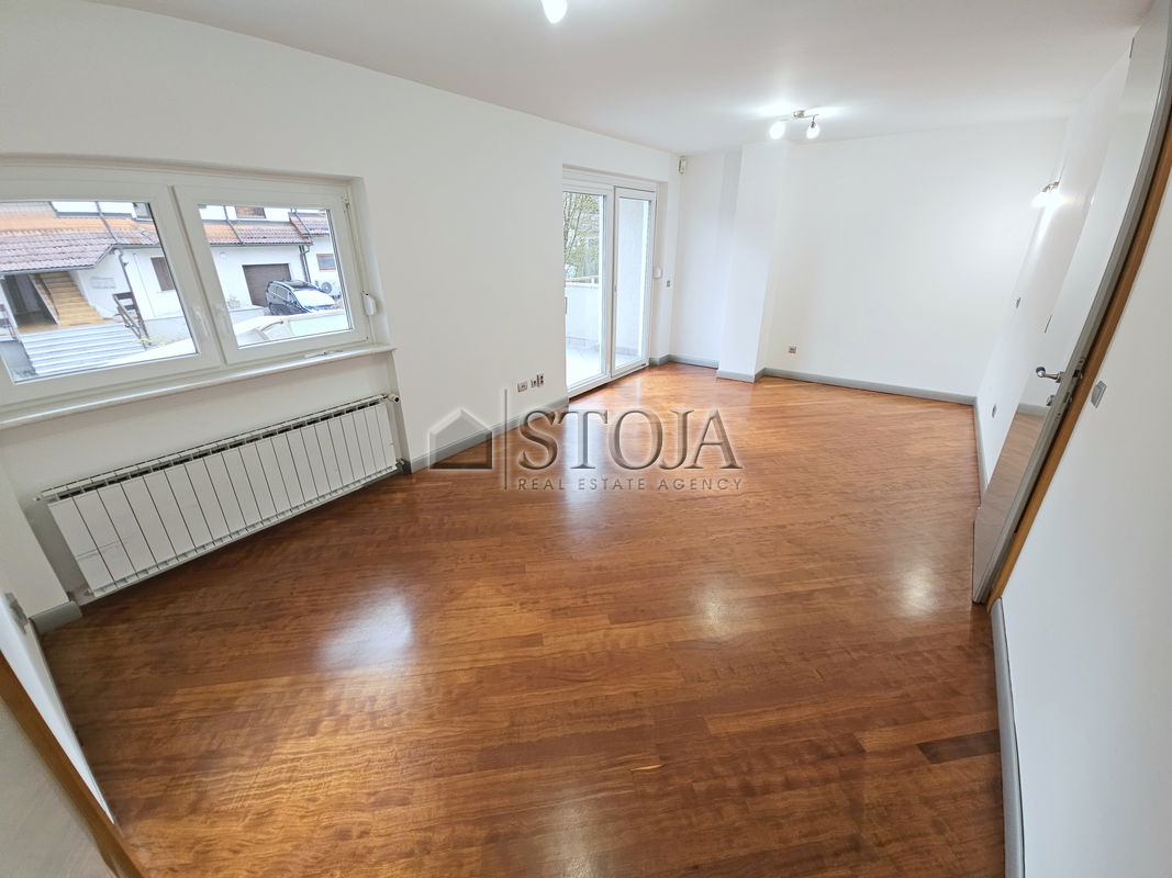 Location: Ljubljana City, Šiška, Šmartno pod Šmarno goro