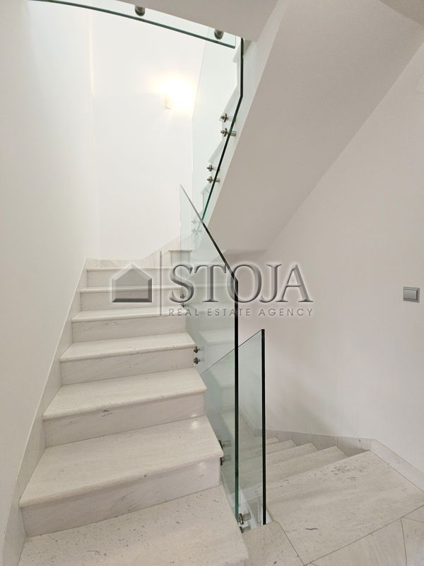 Location: Ljubljana City, Šiška, Šmartno pod Šmarno goro
