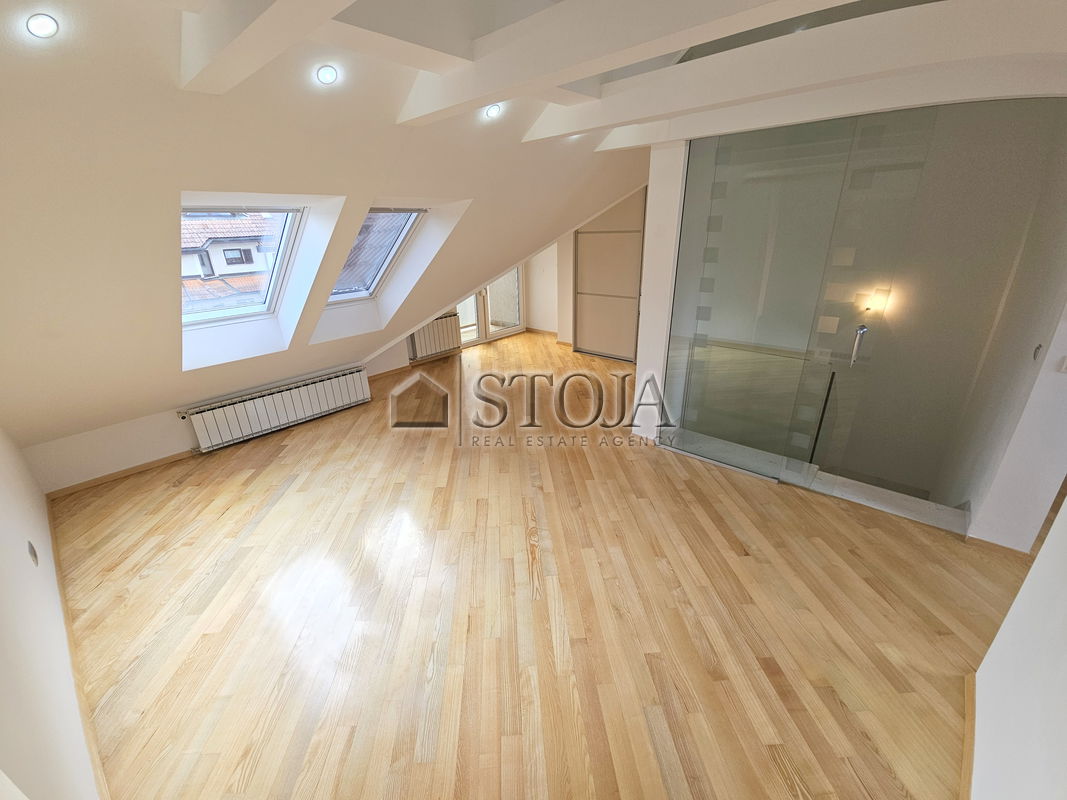 Location: Ljubljana City, Šiška, Šmartno pod Šmarno goro