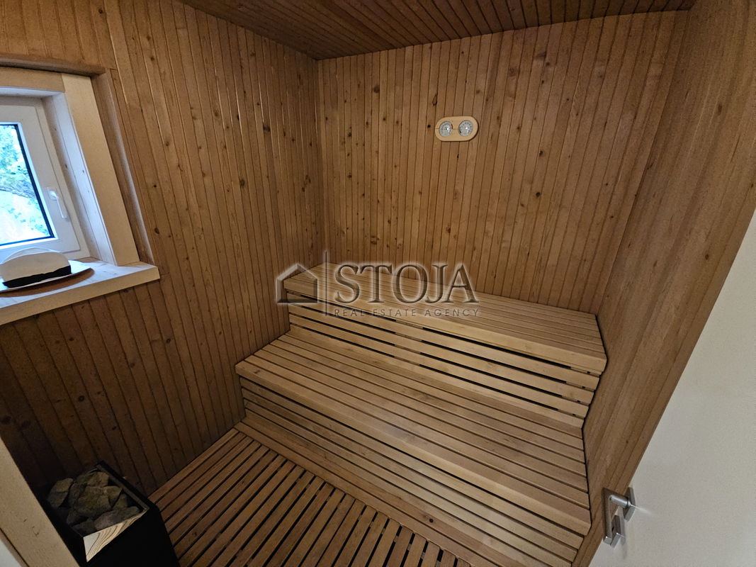 Lokacija: Ljubljana mesto, Vič-Rudnik, Rožna dolina