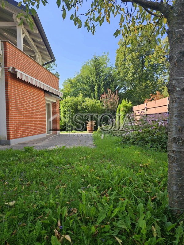 Location: Ljubljana City, Šiška, Brod