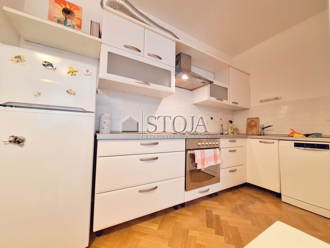 Location: Ljubljana City, Bežigrad, Bežigrad