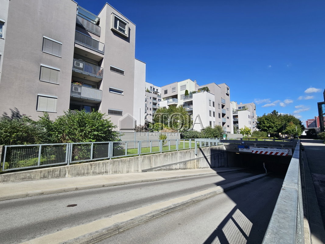 Location: Ljubljana mesto, Moste-Polje, Zelena jama