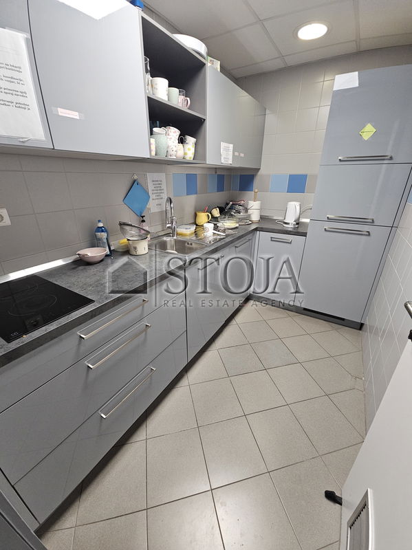 Lokacija: Ljubljana mesto, Moste-Polje, BTC