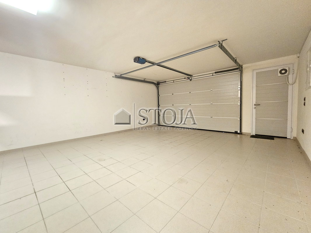 Lokacija: Obalno - kraška, Izola, Malija
