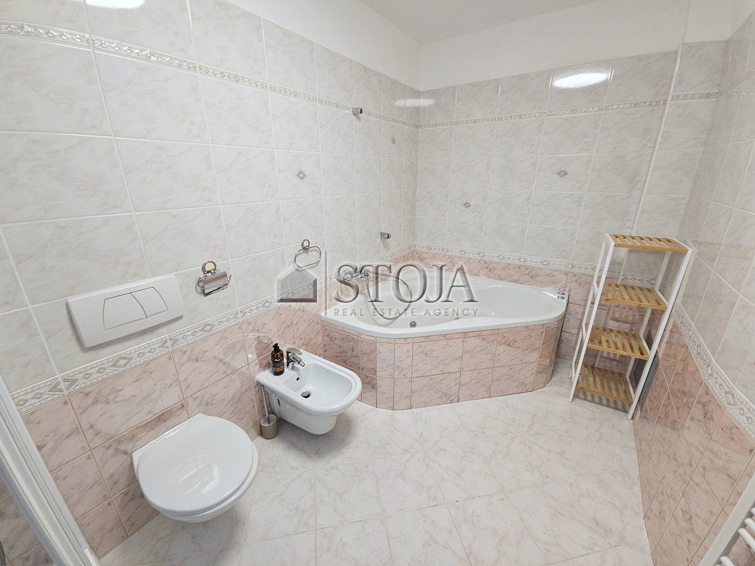 Location: Ljubljana mesto, Šiška, Vižmarje