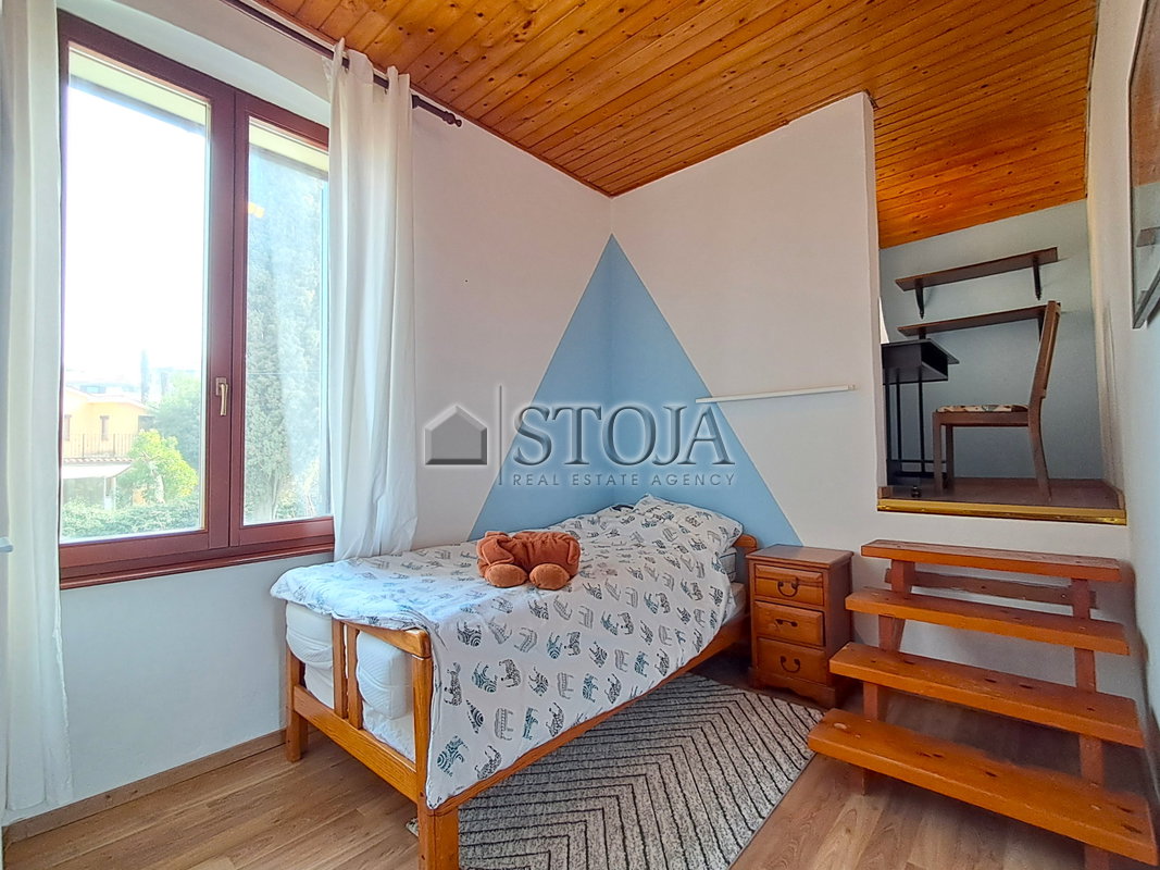 Lokacija: Obalno - kraška, Koper, Žusterna