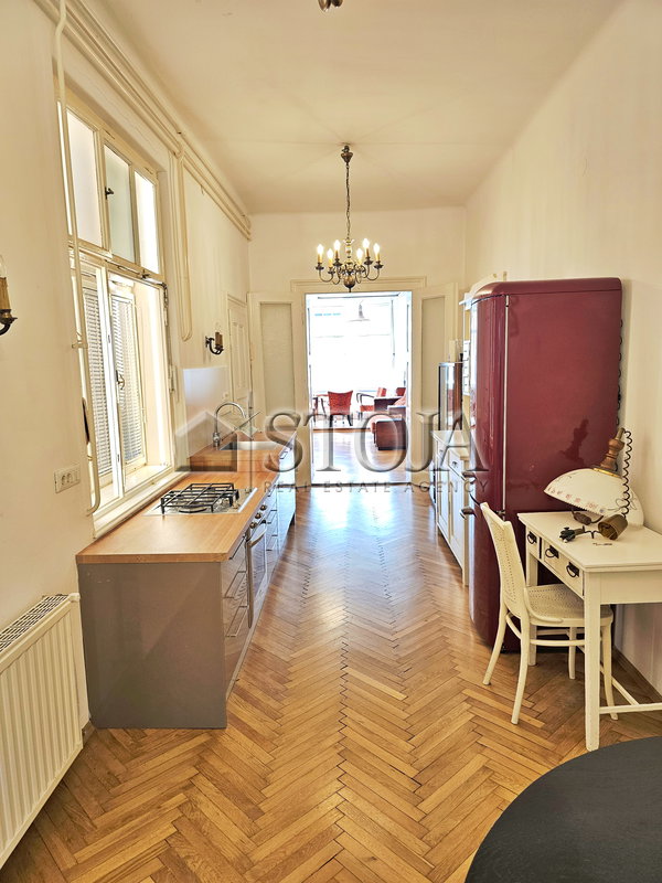 Location: Ljubljana mesto, Center, Center