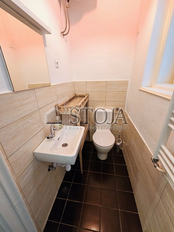 Location: Ljubljana mesto, Center, Center