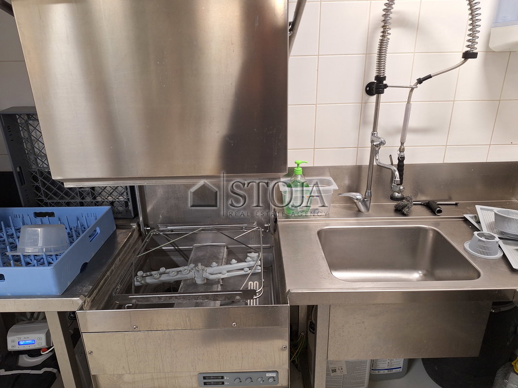 Lokacija: Ljubljana mesto, Šiška, Dravlje