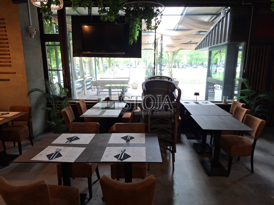 Lokacija: Ljubljana mesto, Šiška, Dravlje