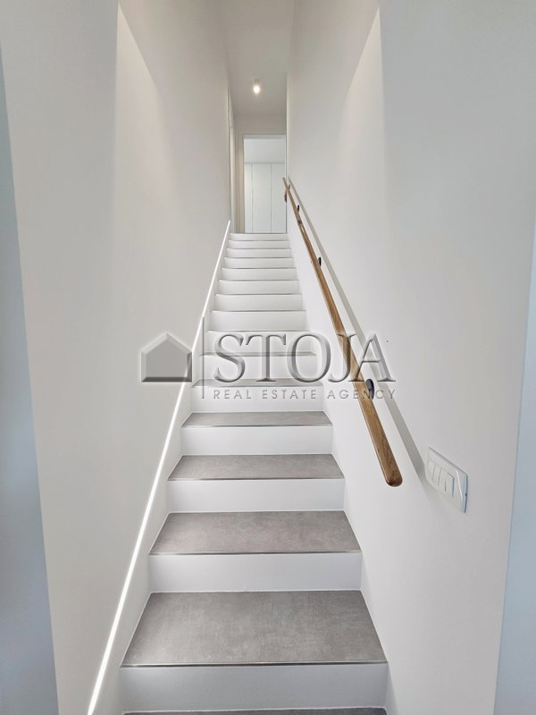 Lokacija: Ljubljana mesto, Vič-Rudnik, Črna vas