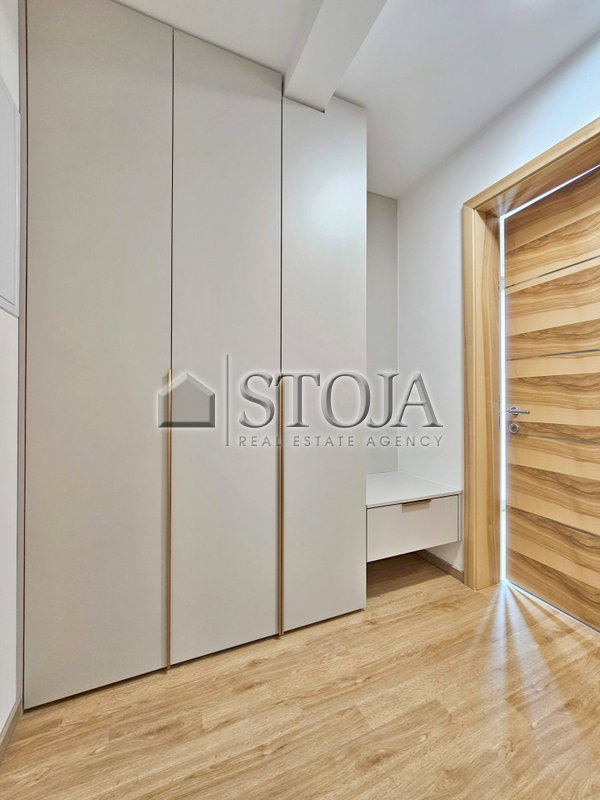 Lokacija: Ljubljana mesto, Šiška, Vižmarje