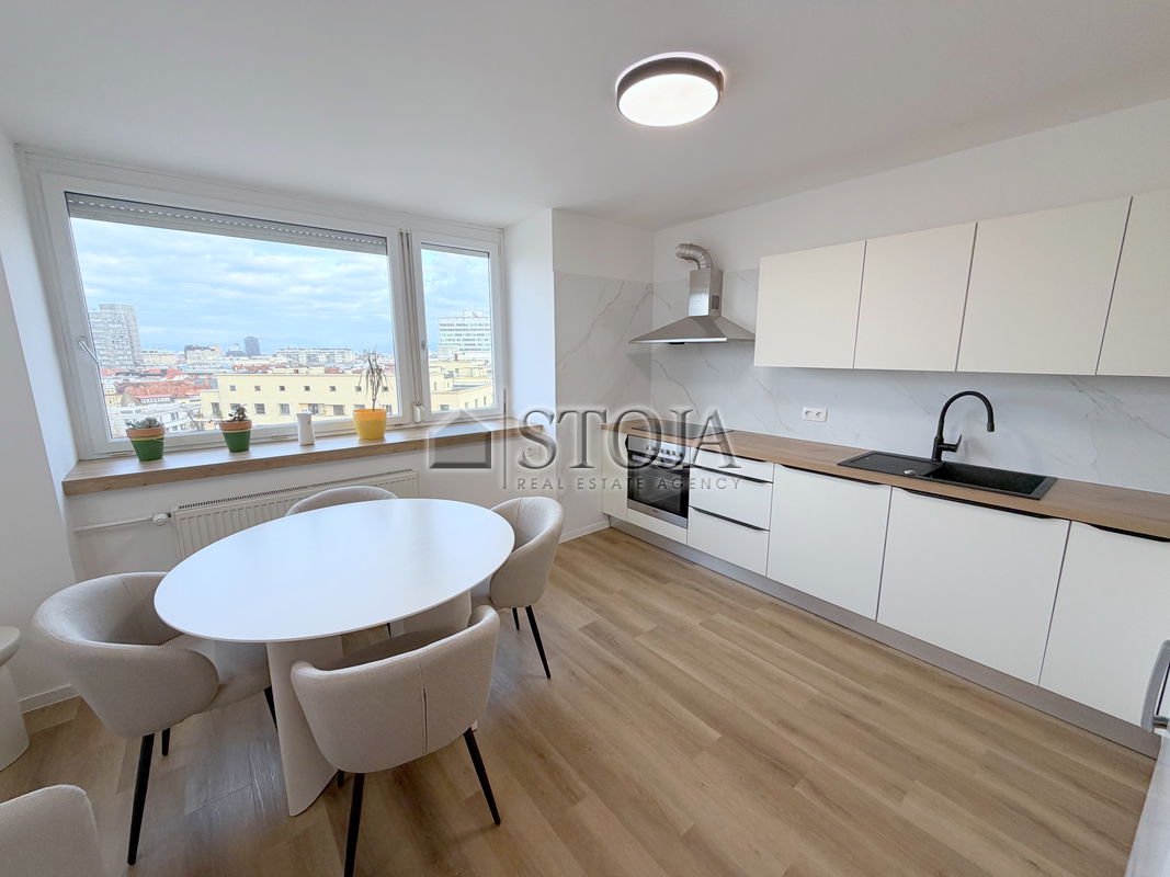 Lokacija: Ljubljana mesto, Center, Center