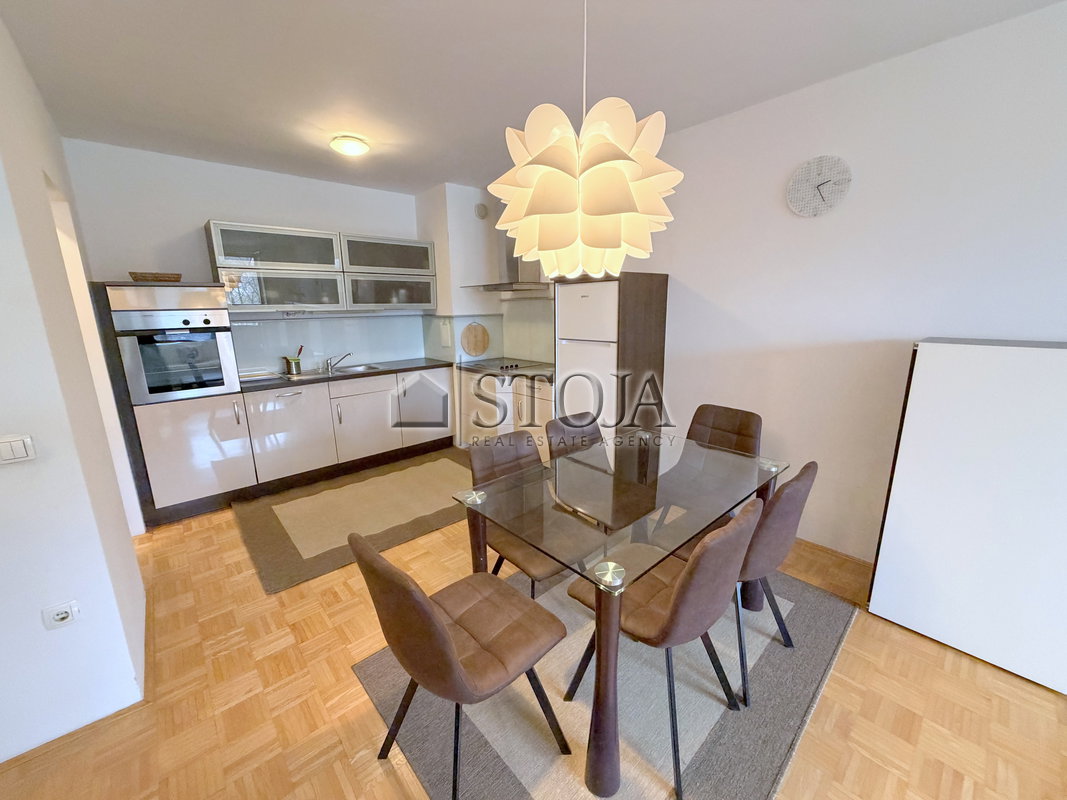 Location: Ljubljana mesto, Center, Center