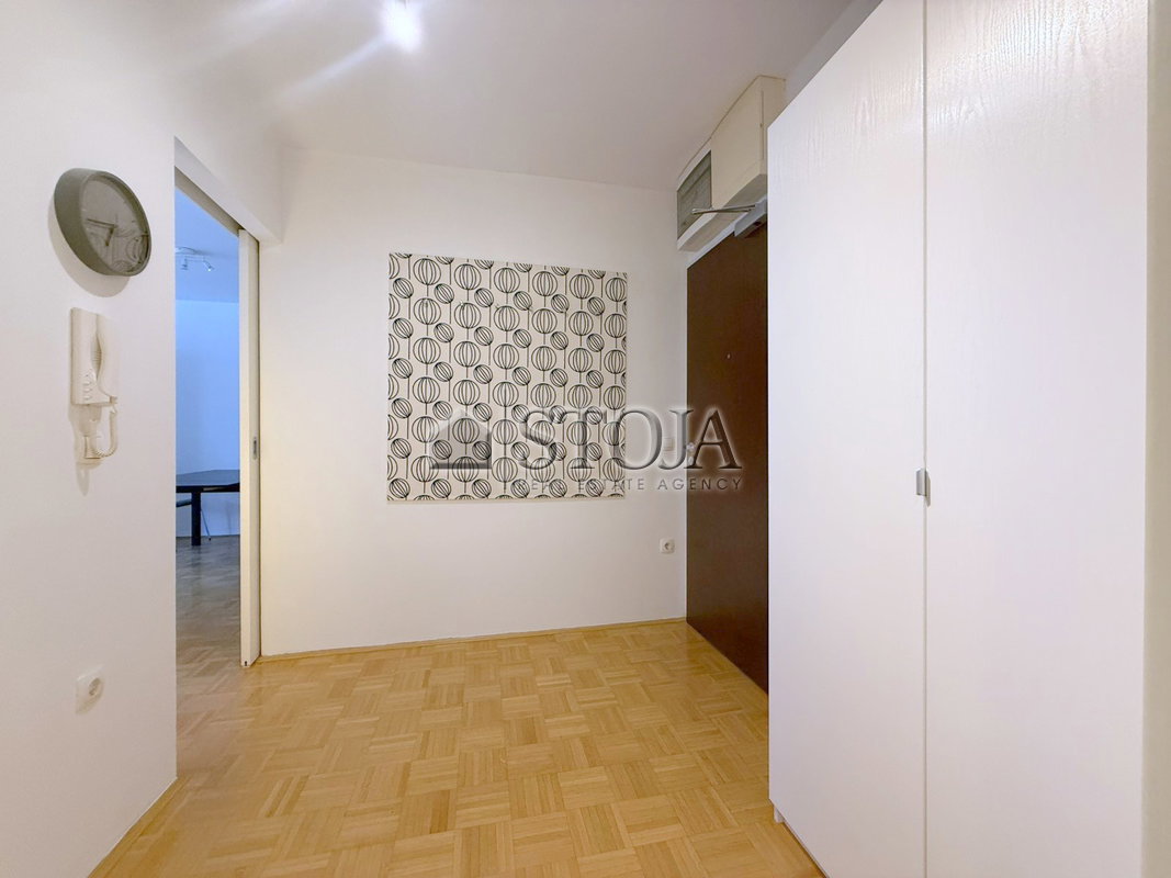 Location: Ljubljana mesto, Center, Center