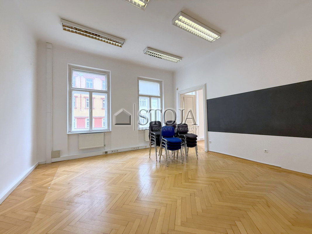 Lokacija: Ljubljana mesto, Center, Center