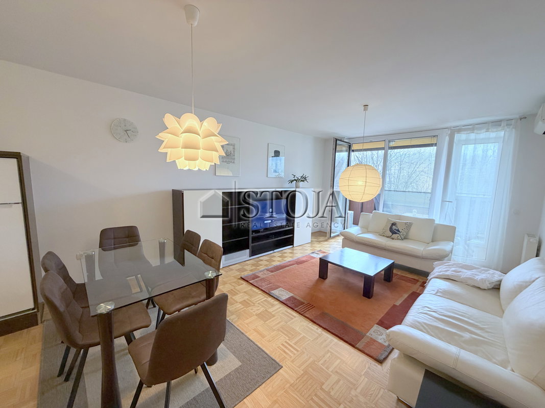 Location: Ljubljana mesto, Center, Center