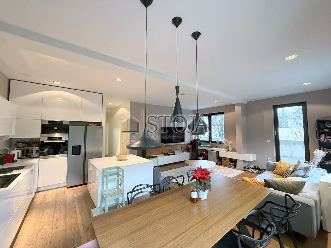 Location: Ljubljana mesto, Vič-Rudnik, Rožna dolina