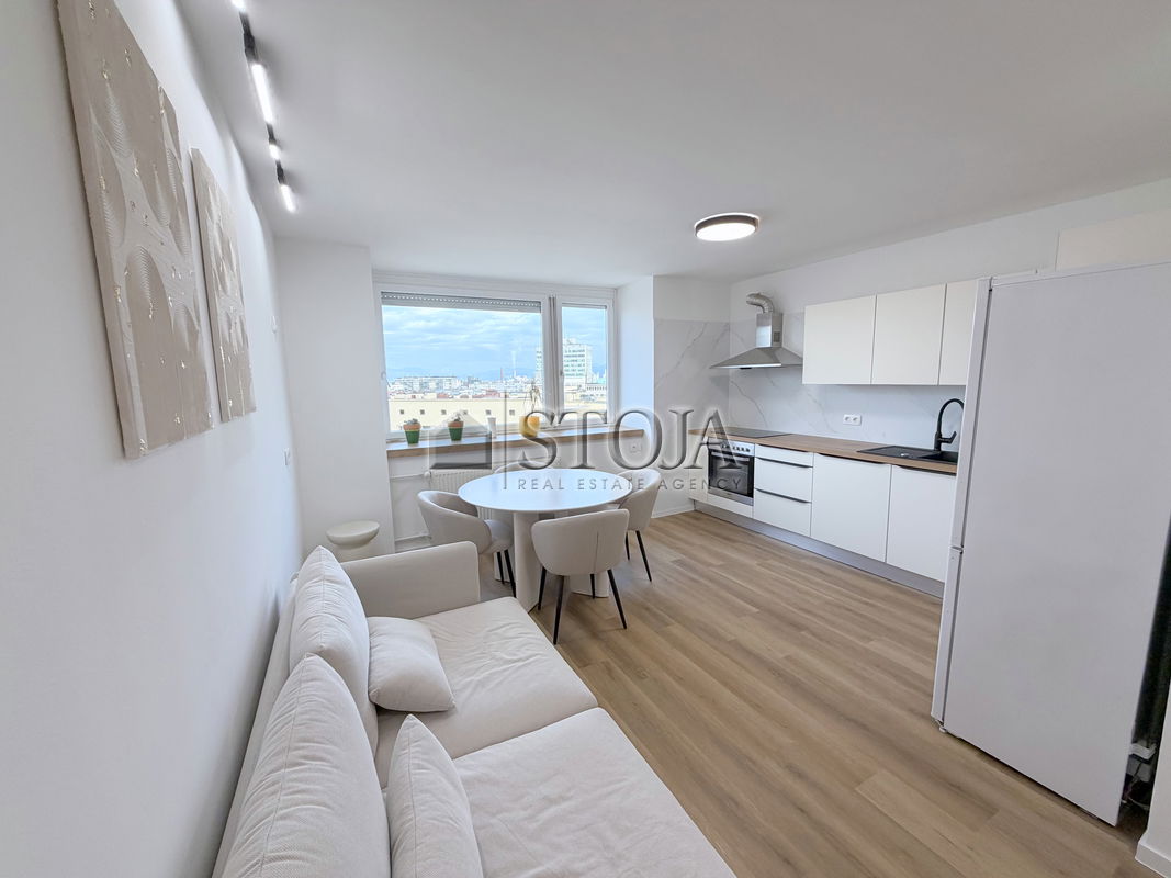 Lokacija: Ljubljana mesto, Center, Center