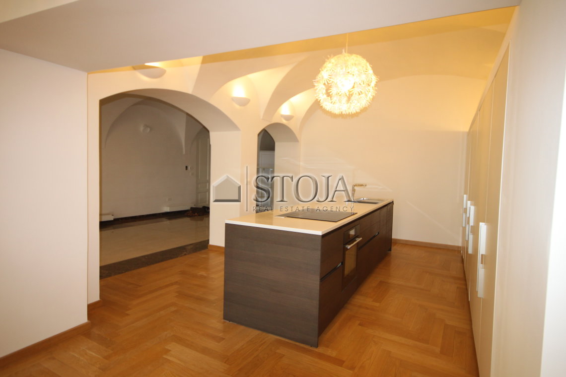 Lokacija: Ljubljana mesto, Center, Stara Ljubljana