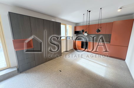 Location: Ljubljana City, Vič-Rudnik, Trnovo